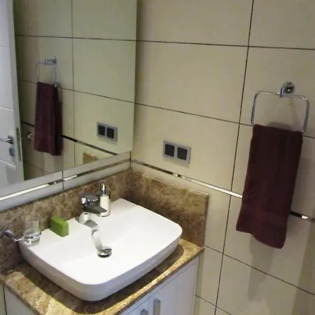 Tropical Gardens Is A 2 Bed 1st Floor Private Daire *
