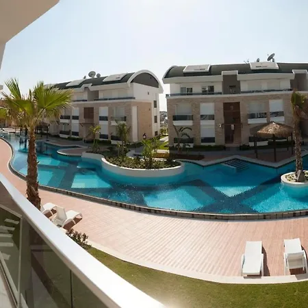 Daire Tropical Gardens Is A 2 Bed 1st Floor Private