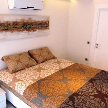 アパート Tropical Gardens Is A 2 Bed 1st Floor Private *