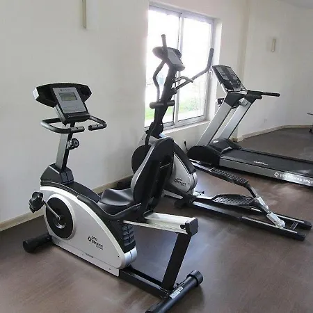 アパート Tropical Gardens Is A 2 Bed 1st Floor Private *